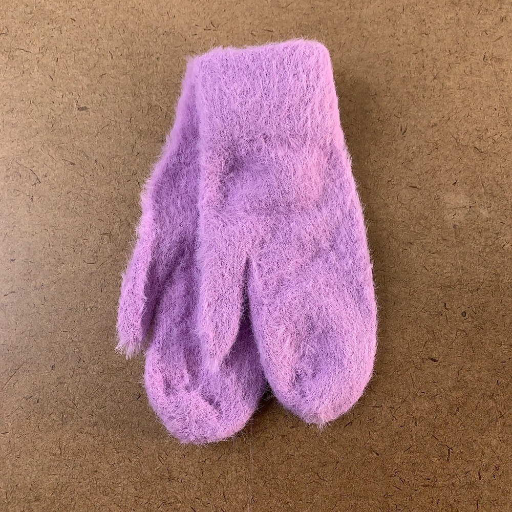 ASOS‎ Design Women's One Size Lilac Fluffy Mittens NWT
